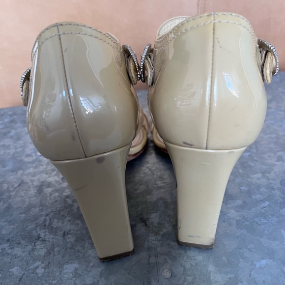 Authentic Chanel Patent Crystal CC Sandals size 38.5 Beige Clair - Picture 5 of 5